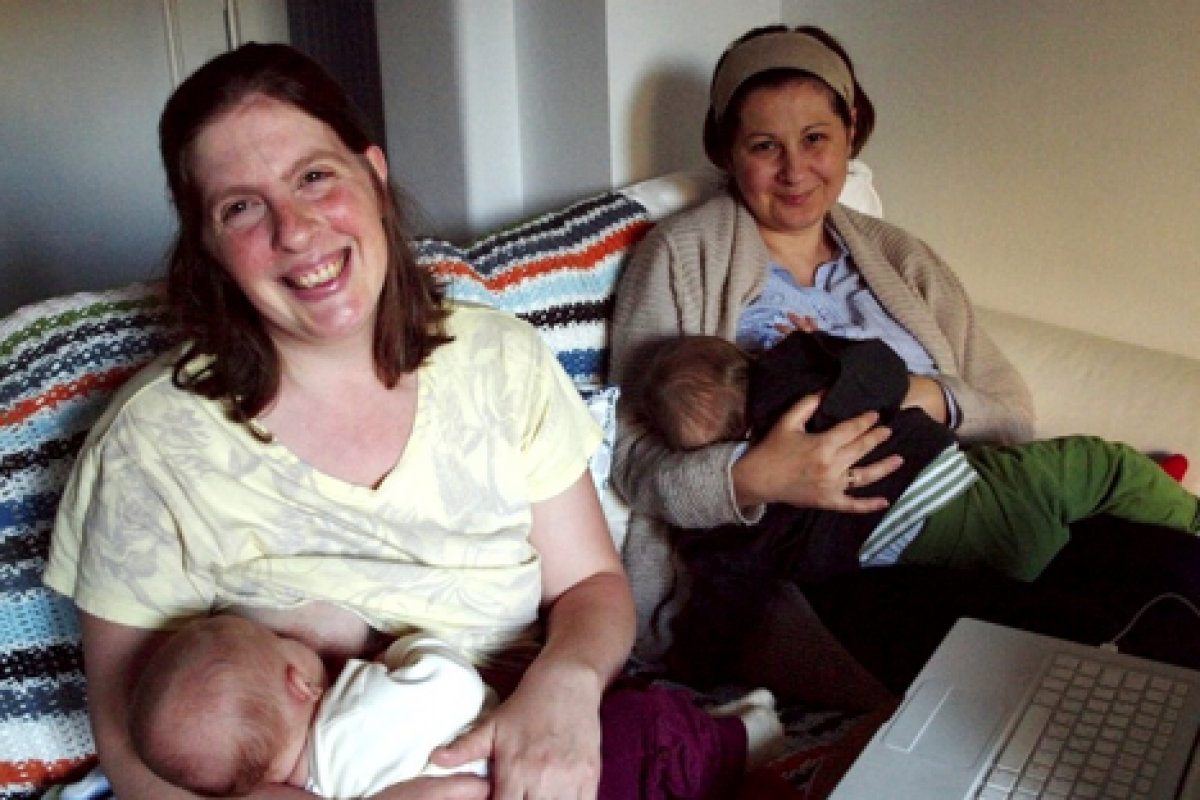 Μαμάδες στο internet: Η Δήμητρα και η Εβίτα του BabyFeat
