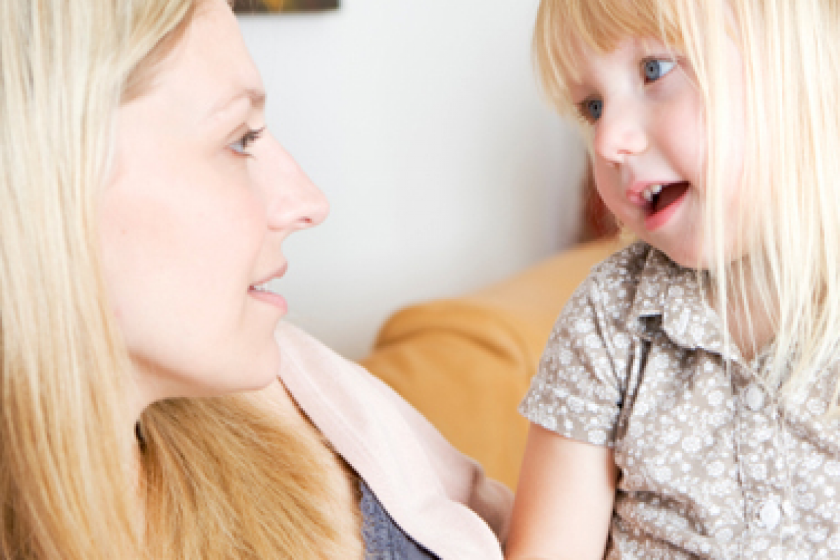 Πώς να βοηθήσετε το παιδί σας να καταλαβαίνει, να αντιλαμβάνεται και να μιλάει