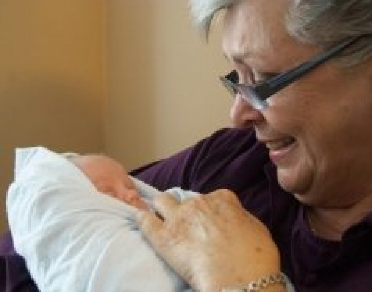 Για τη γιαγιά του μωρού που θηλάζει: πληροφορίες για το θηλασμό και ιδέες για να βοηθήσετε τη θηλάζουσα μαμά και το μωρό της