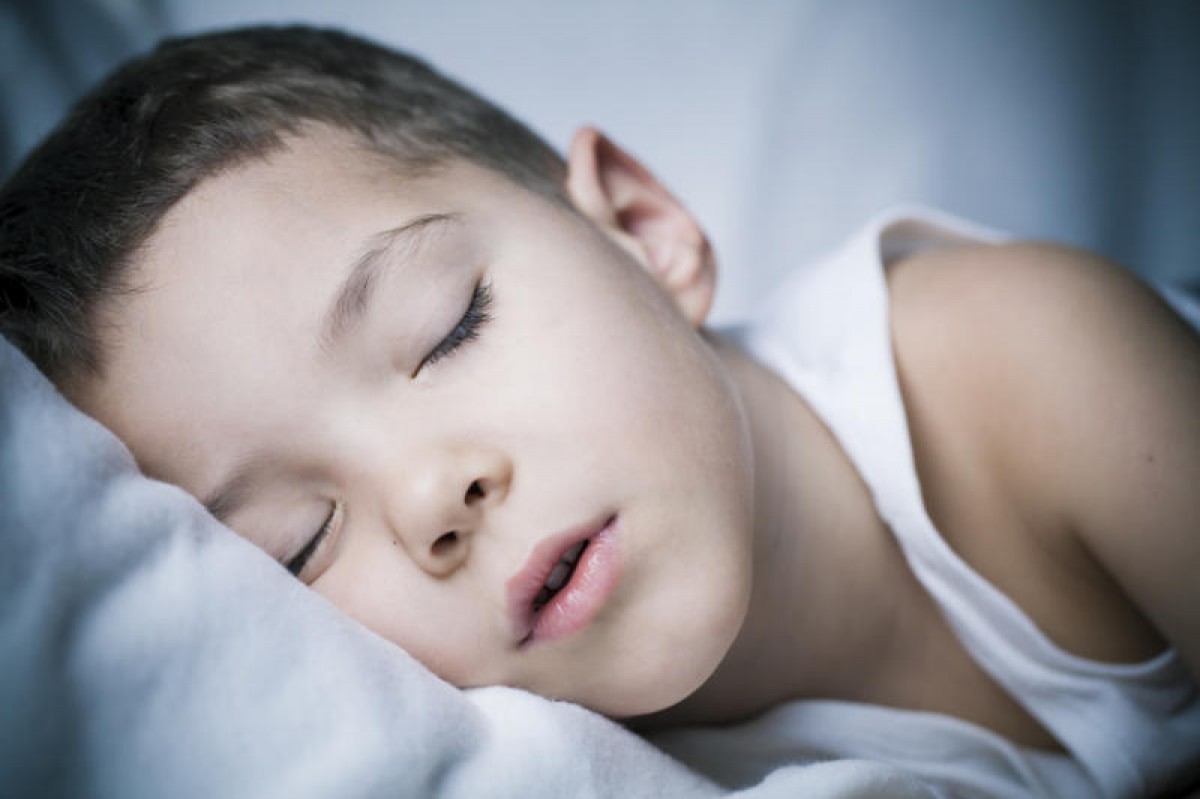 Περιορίζουν οι ακανόνιστες ώρες ύπνου τη δύναμη του εγκεφάλου των παιδιών;