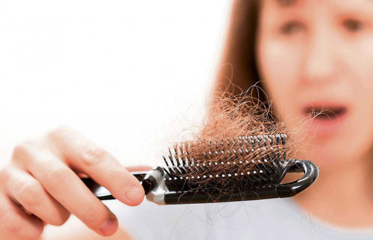 Βοήθεια, χάνω τα μαλλιά μου! – Γυναικεία τριχόπτωση