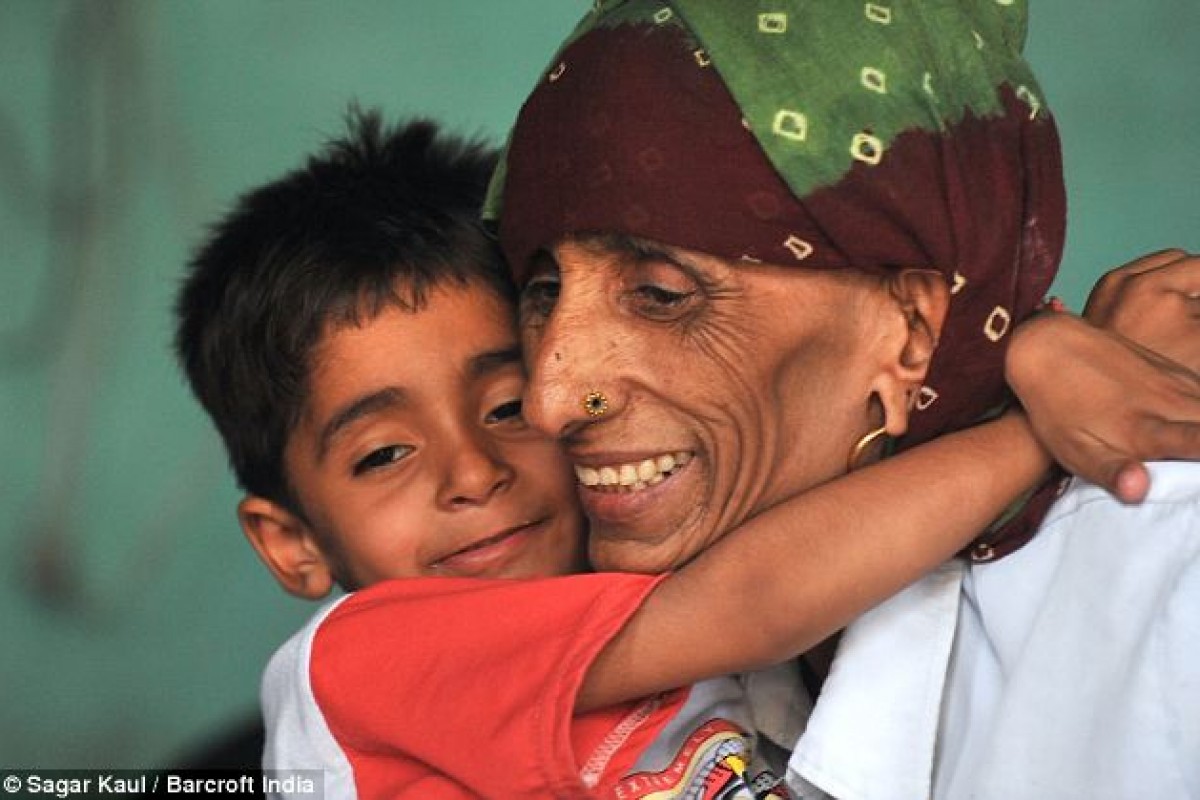 Rajo Devi Lohan – Η γηραιότερη μαμά του κόσμου είναι 74 ετών