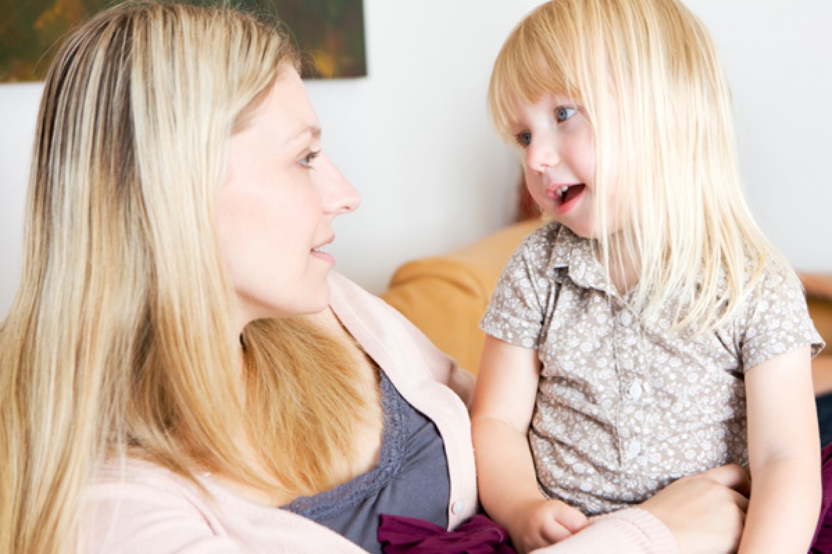 7 λόγοι για να συζητάμε με τα παιδιά μας