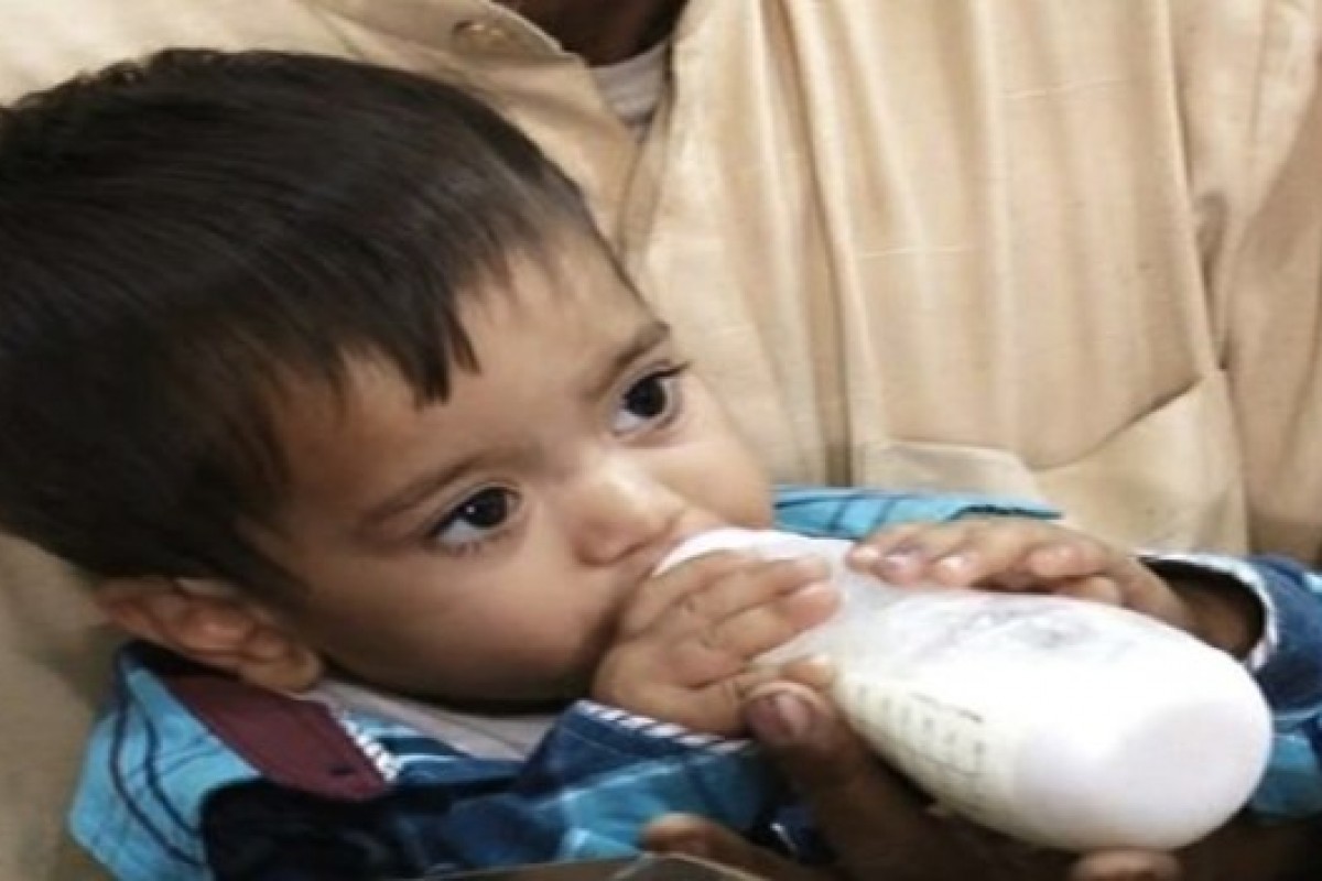 Ένα μωρό 9 μηνών κατηγορήθηκε για απόπειρα ανθρωποκτονίας