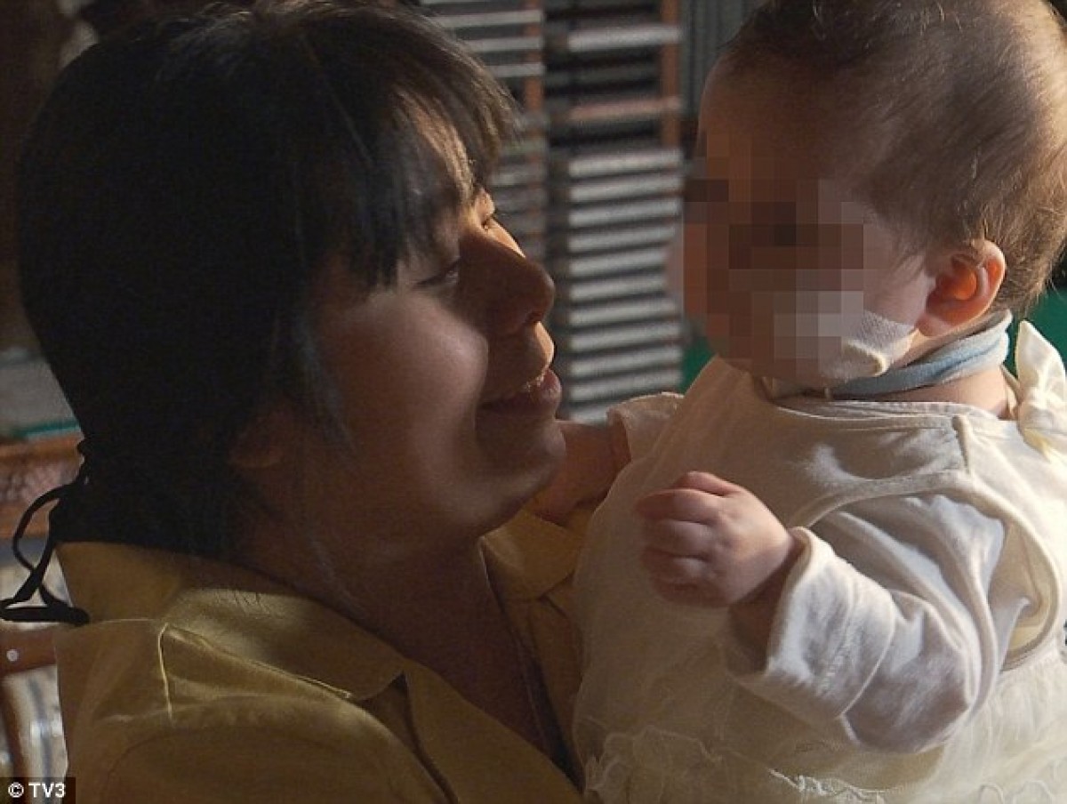 Μητέρα συναντά και πάλι το μωρό της 3 μήνες αφότου επιχείρησε να του στερήσει τη ζωή