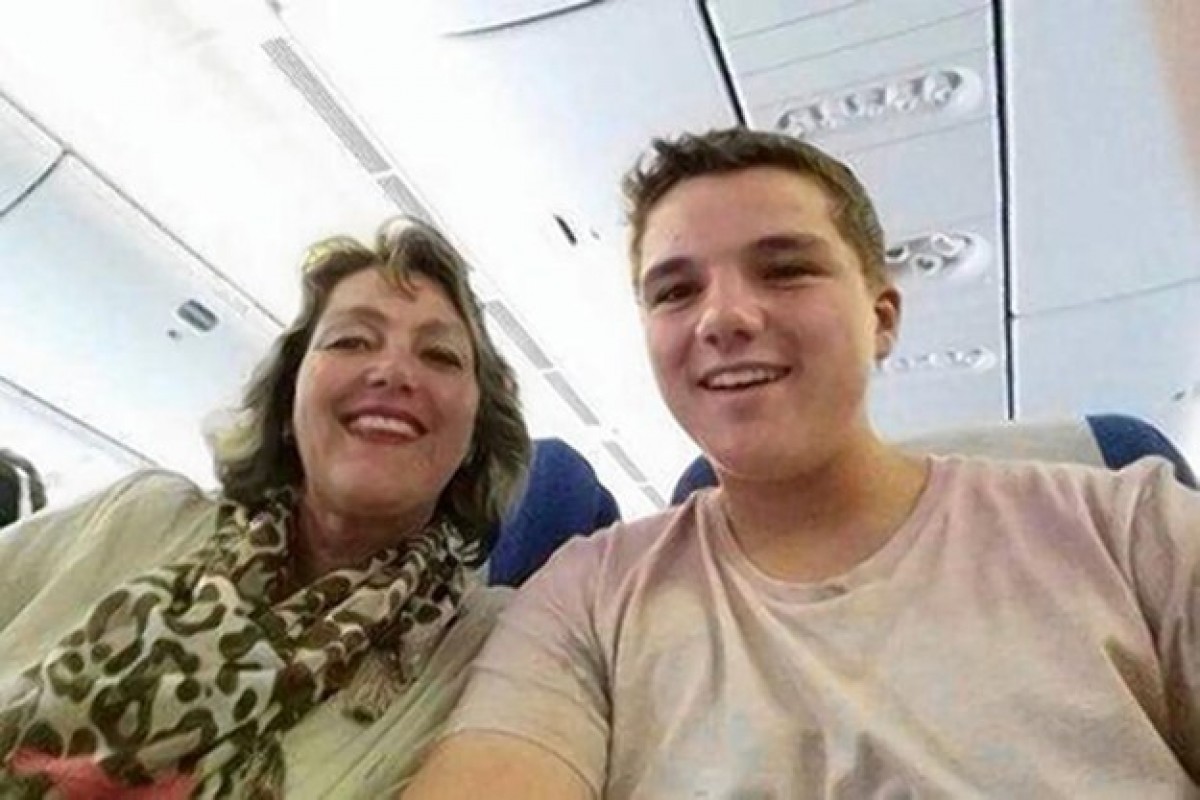 Μαμά και γιος φωτογραφίζονται πριν τη μοιραία πτήση