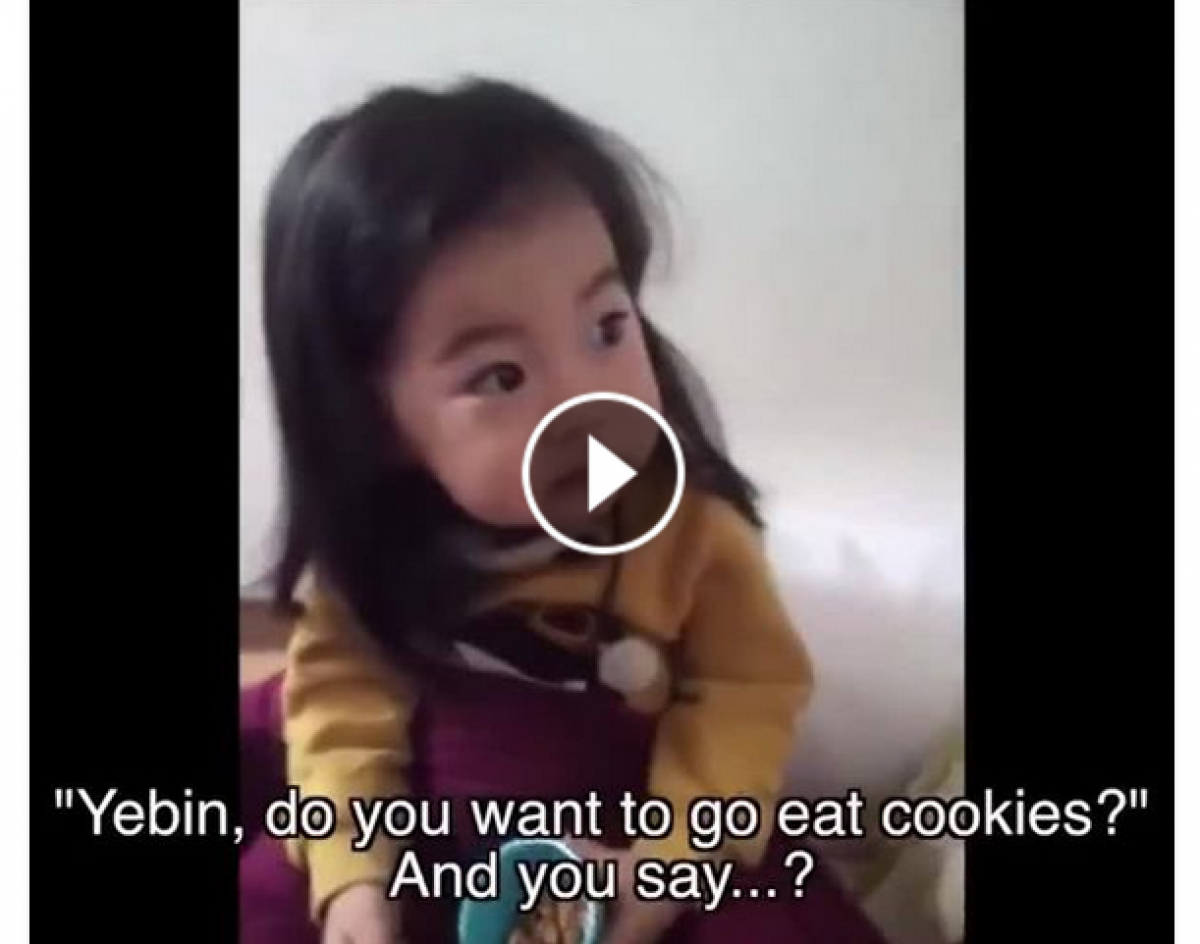 [Βίντεο] Μία μαμά προσπαθεί να μάθει στην κόρη της να λέει «όχι» σε αγνώστους