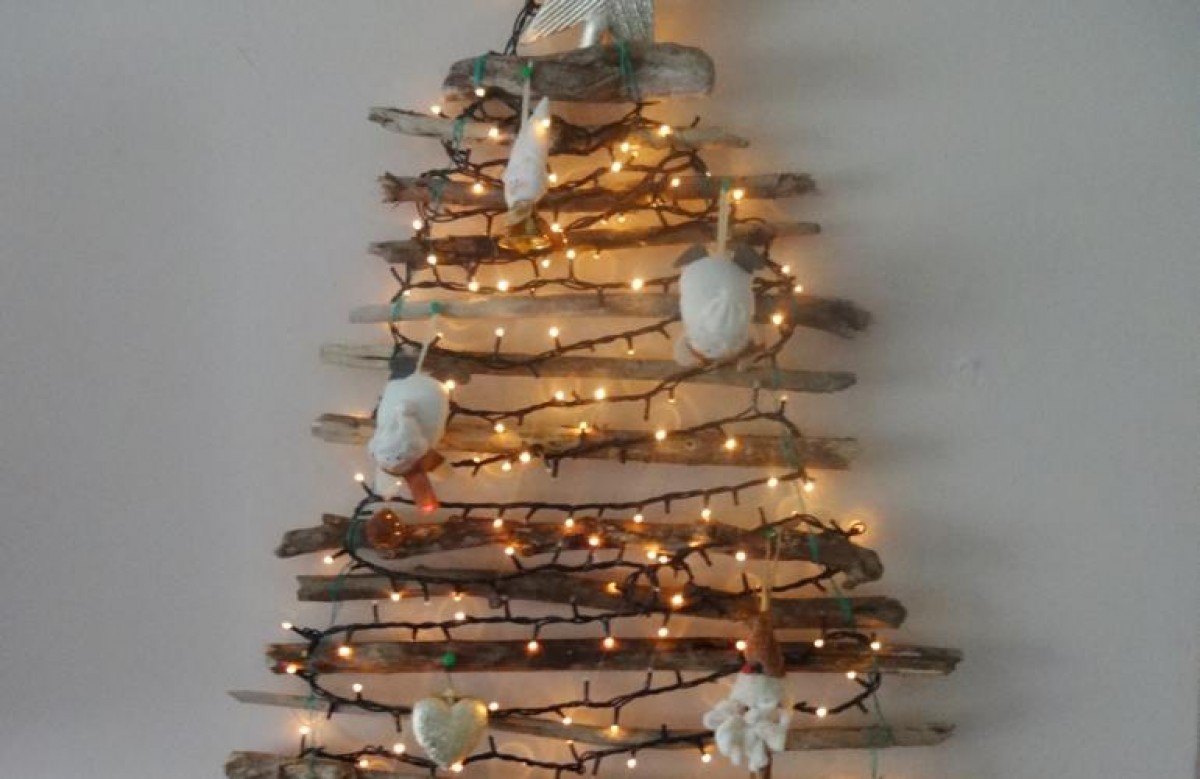 Χριστουγεννιάτικο δέντρο στον τοίχο!