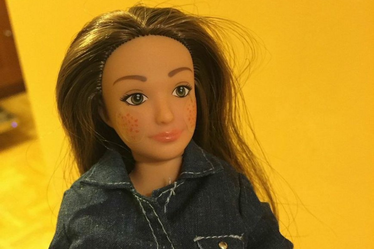 Γνωρίστε τη Lammily, μια Barbie φυσιολογικό κορίτσι