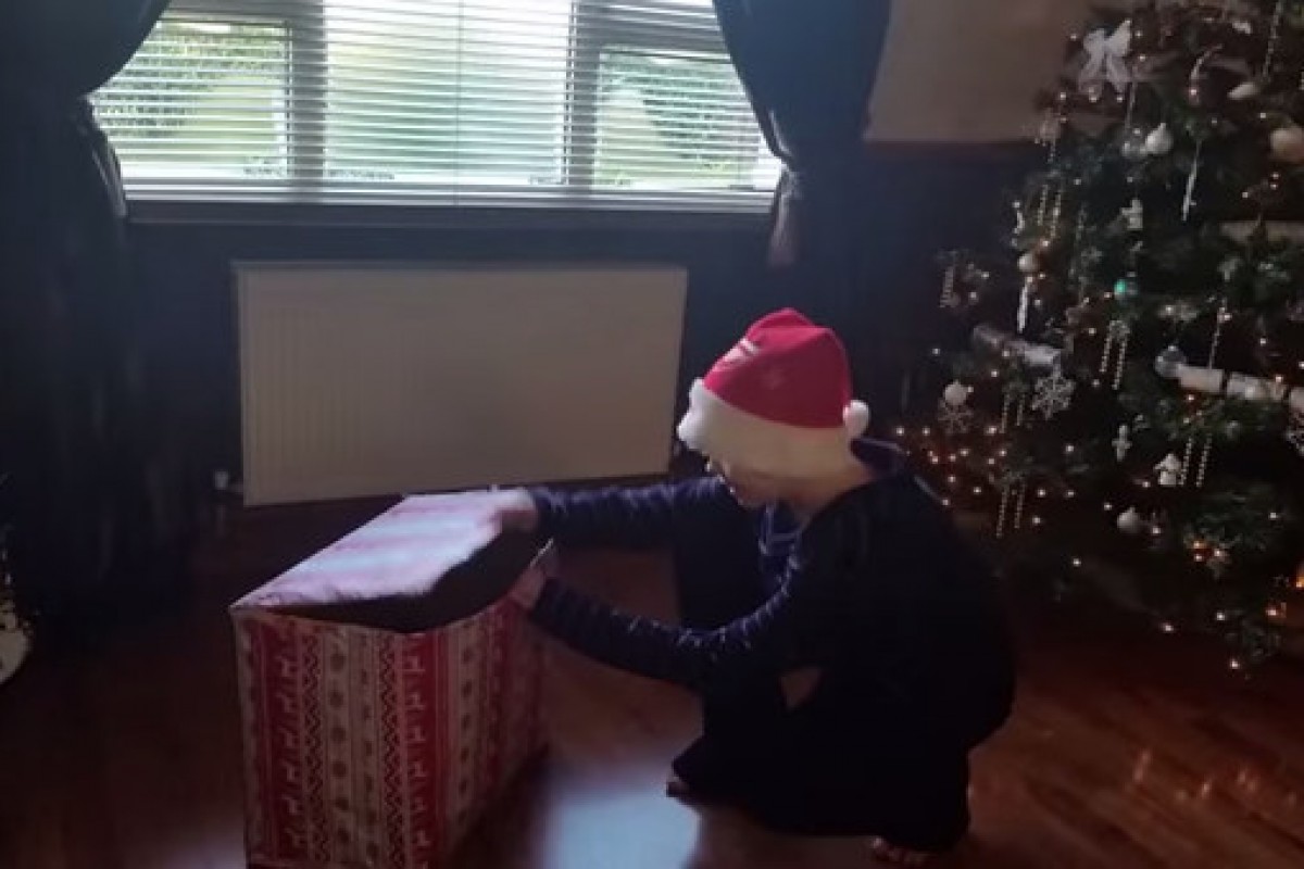 Το χριστουγεννιάτικο δώρο που έκανε αυτό το αγόρι να βάλει τα κλάματα