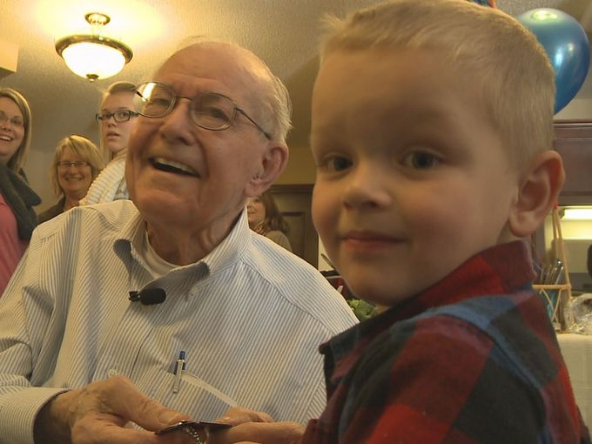 Γνωρίστε τον καλύτερο φίλο του 4χρονου Emmett: Τον 90χρονο Erling!