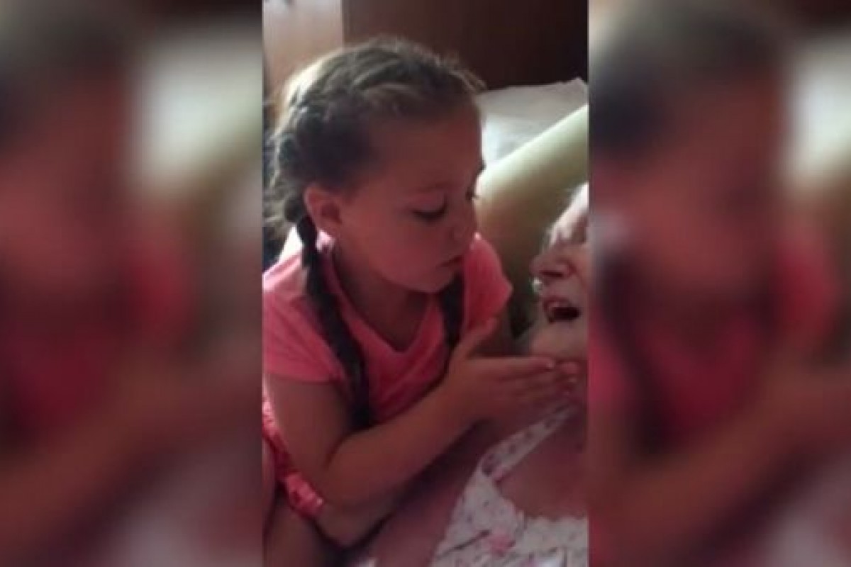 [Βίντεο] Ένα μικρό κορίτσι τραγουδά στην άρρωστη προγιαγιά της και μας κάνει να βουρκώσουμε