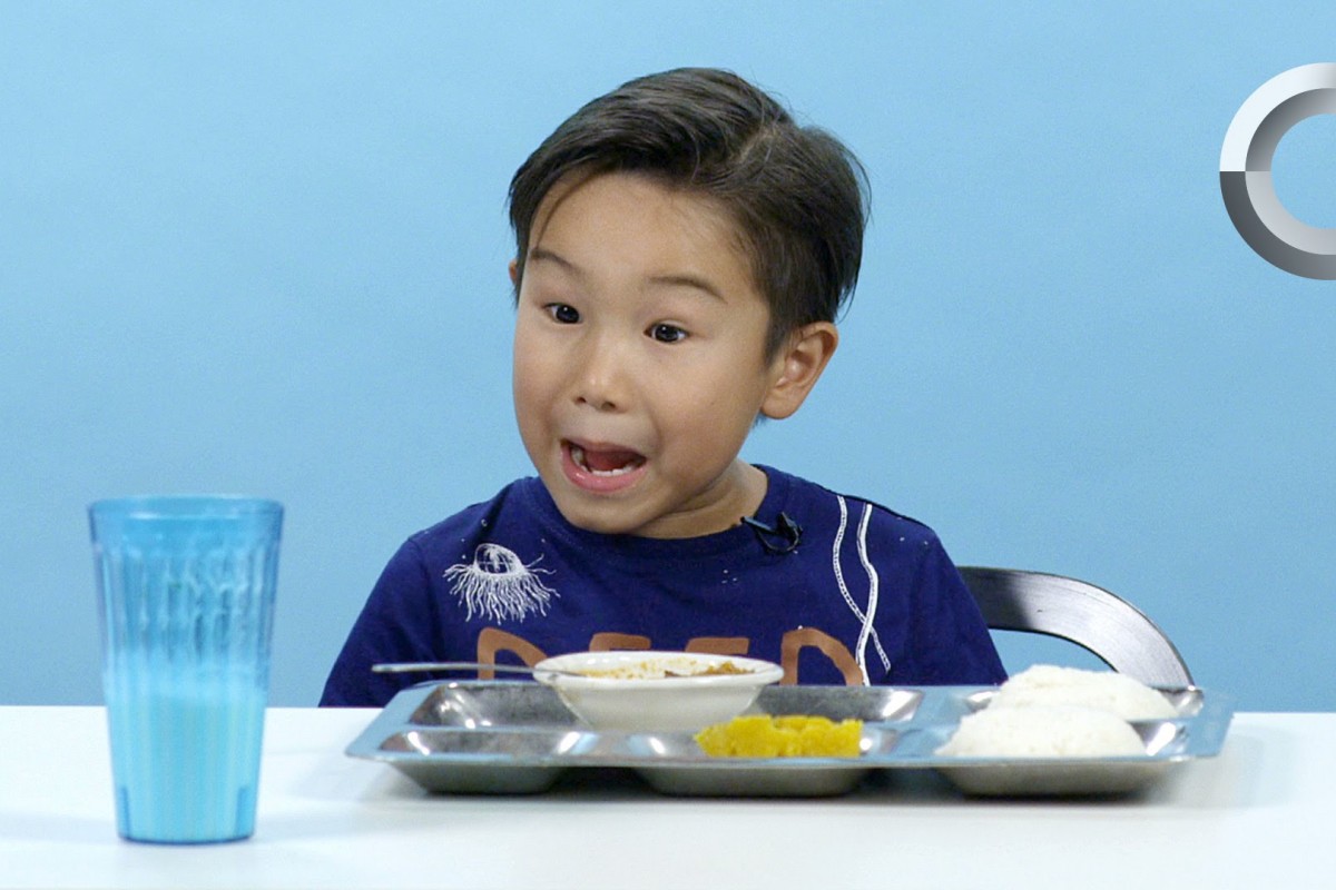 [Βίντεο] Παιδάκια δοκιμάζουν σχολικά γεύματα του κόσμου