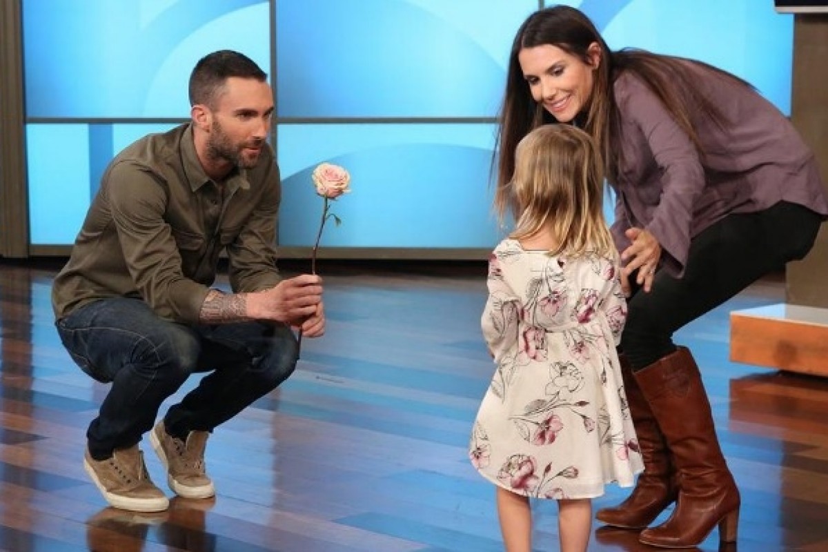 [Βίντεο] Ο Adam Levine των Maroon 5 συναντά τη μεγαλύτερη φαν του, ετών 3!