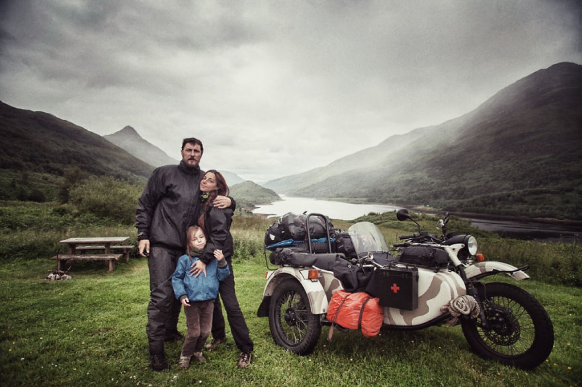 Ταξίδεψαν 28.000 χλμ με μηχανή μαζί με τον 4χρονο γιο τους για να του δείξουν τον κόσμο