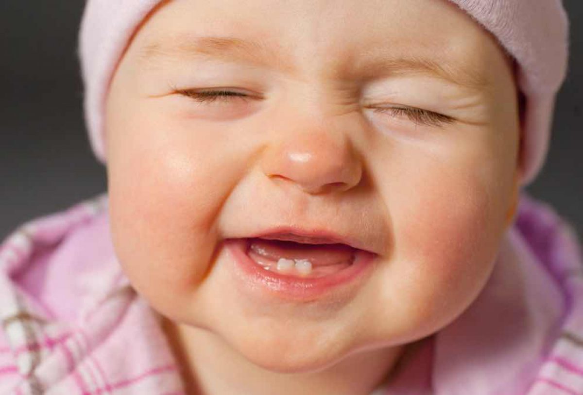 Τα πρώτα δόντια του παιδιού! Πότε βγαίνουν και πώς τα φροντίζουμε