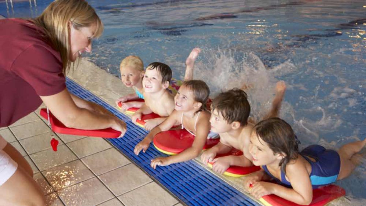 Υποχρεωτικά μαθήματα κολύμβησης στα δημοτικά σχολεία τη νέα σχολική χρονιά