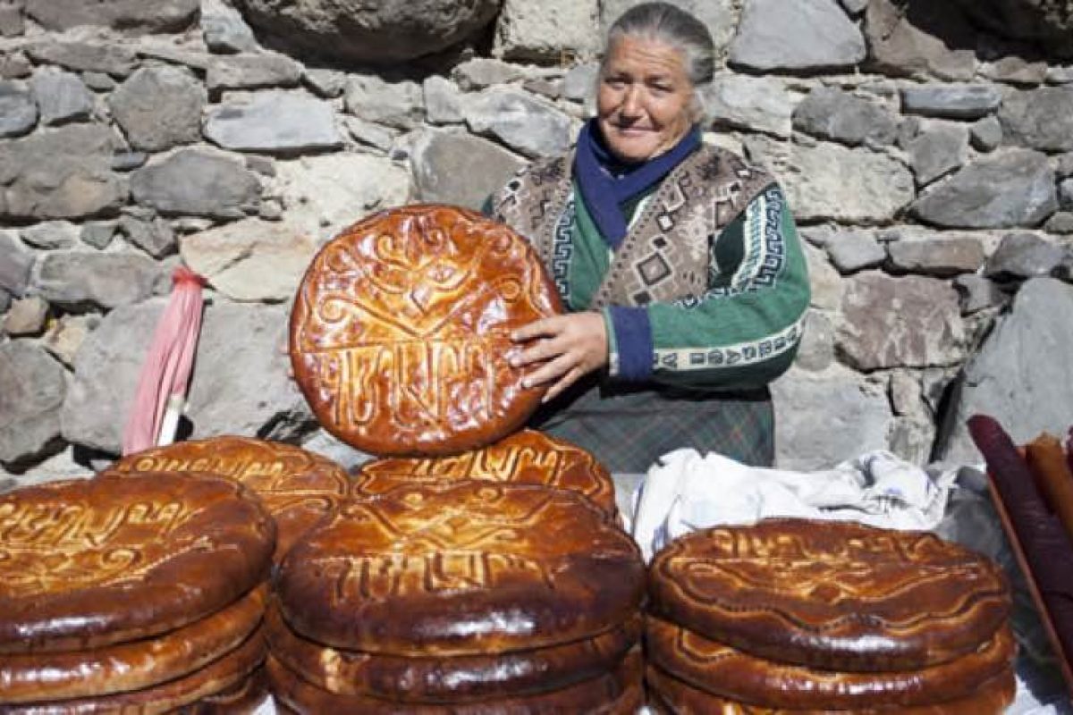 Αρμένικο γλυκό ψωμί Χριστουγέννων