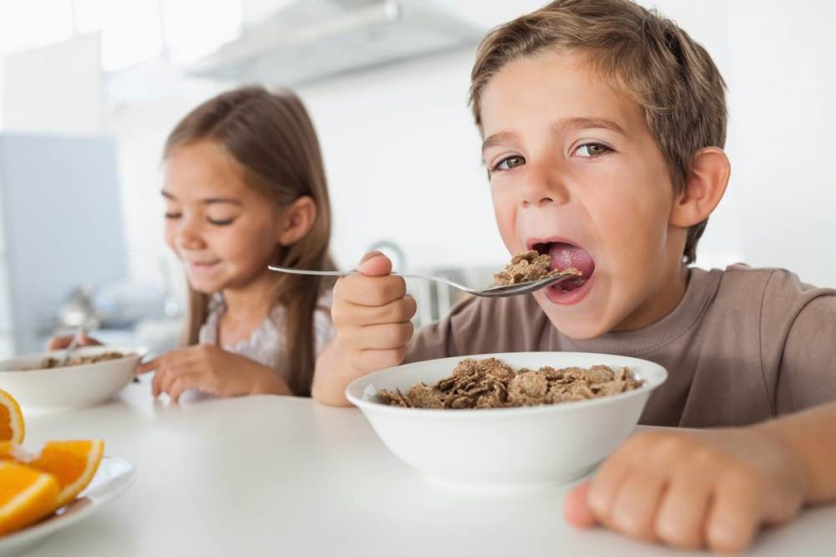 Η ζάχαρη είναι το αλκοόλ των παιδιών -και όμως την αφήνουμε να κυριαρχεί σε κάθε πρωινό τους!