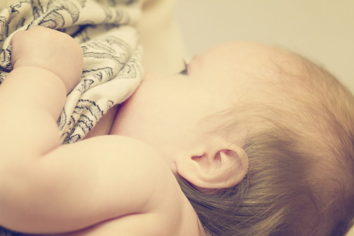 Έρευνα: διαφορετικό το μητρικό γάλα ανάλογα με το φύλο του παιδιού