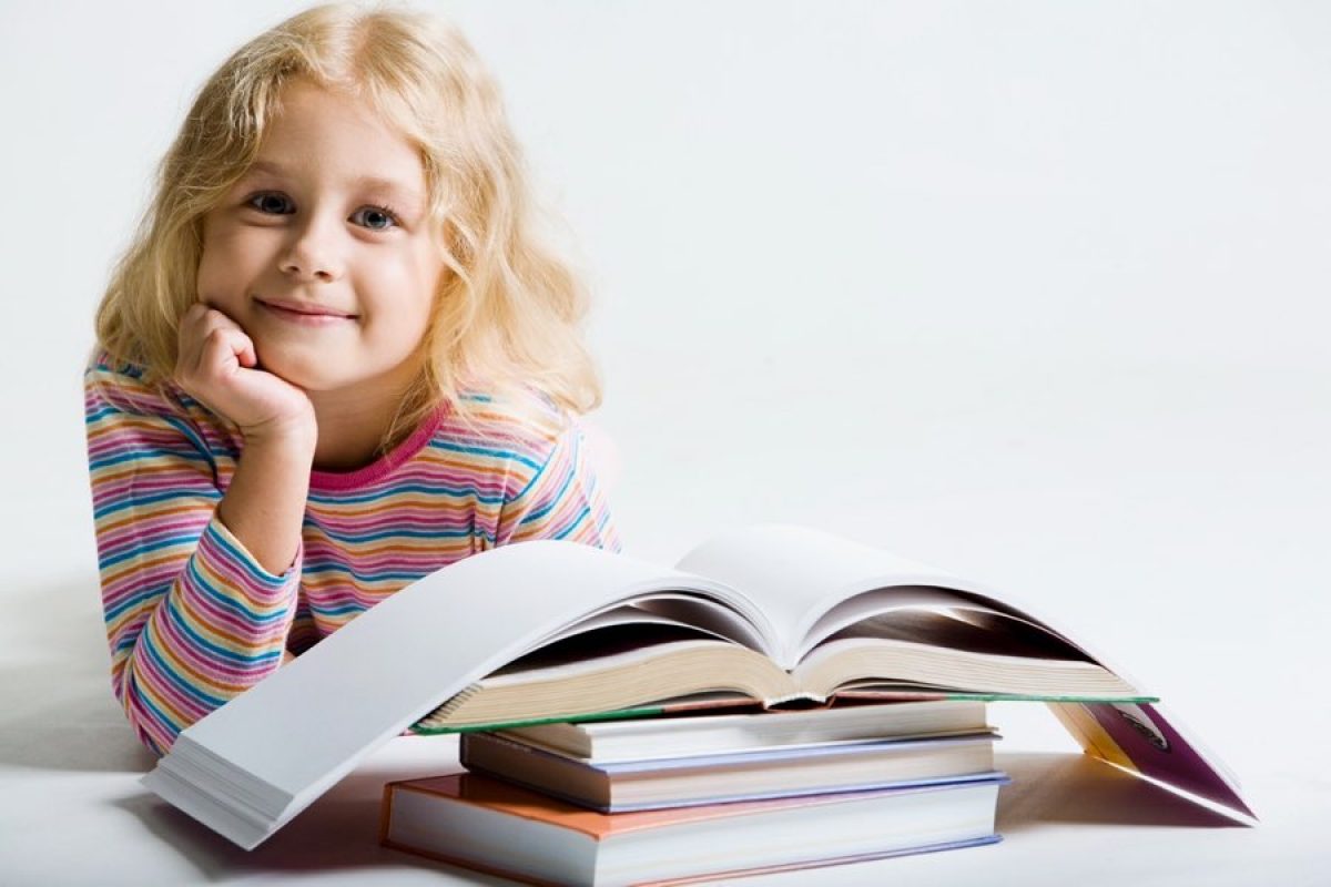 6 απλοί τρόποι να βοηθήσετε το παιδί σας να οργανώσει το διάβασμά του