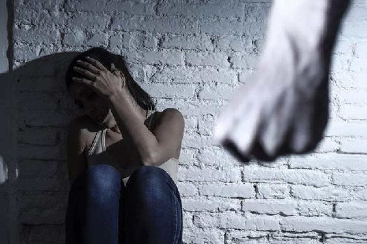 Ενδοοικογενειακή βία: 13.700 περιστατικά από το 2014