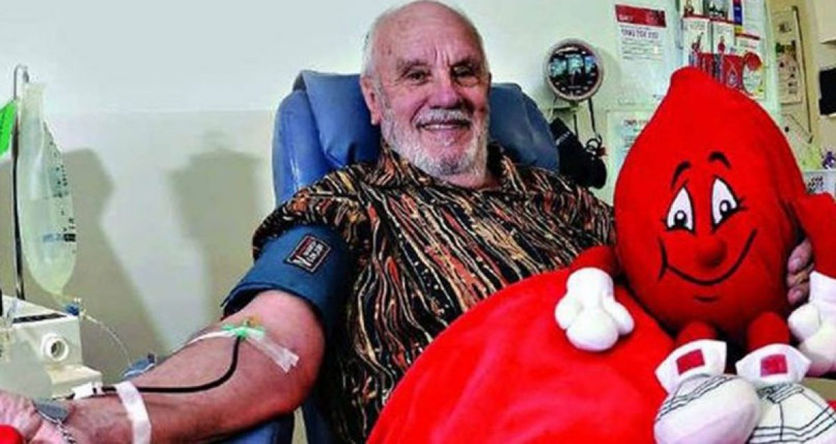 Ο άνθρωπος με το «χρυσό» αίμα που έσωσε εκατομμύρια μωρά!