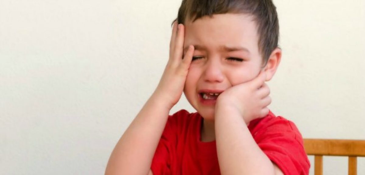 Το παιδάκι μου κλαίει όποτε βλέπει αγνώστους! Τι να κάνω;