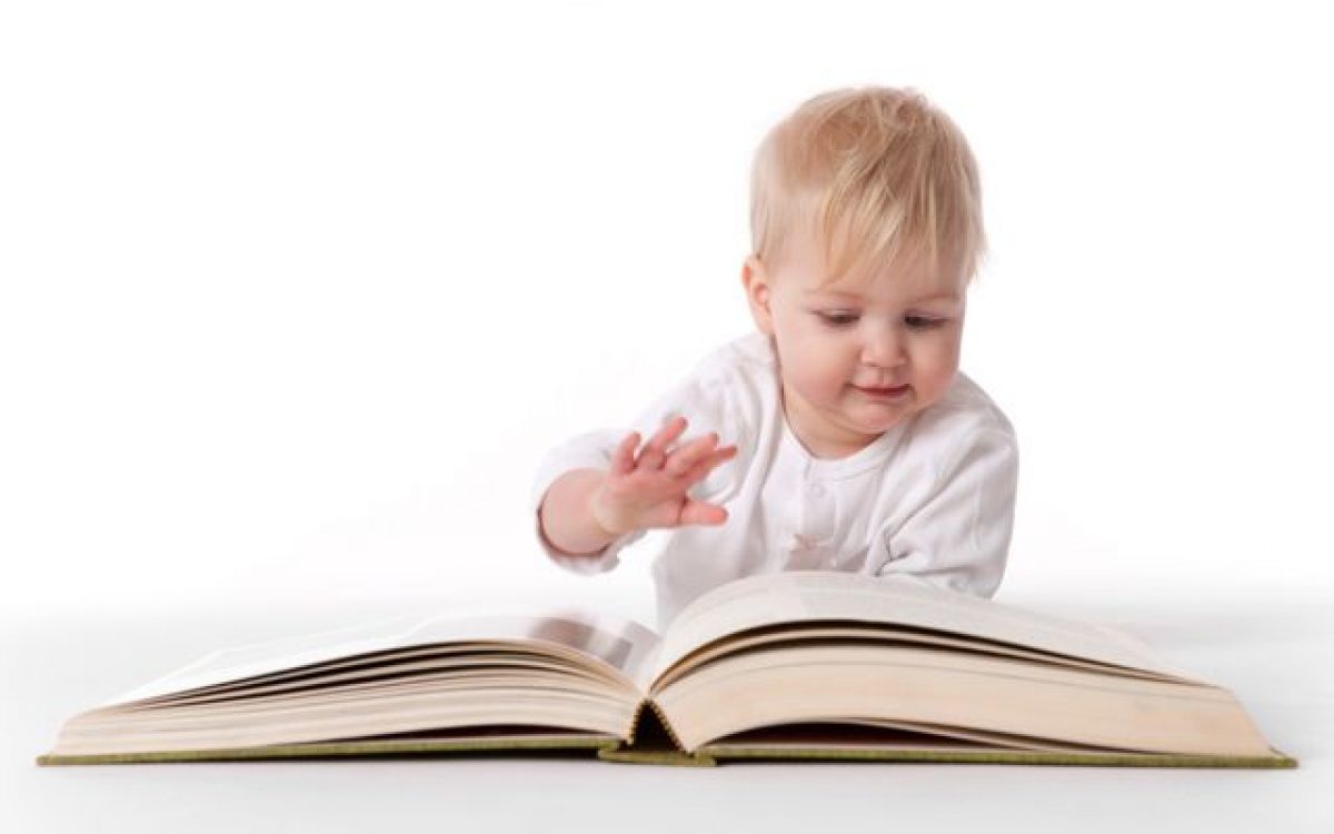 Γιατί πρέπει να διαβάζουμε παραμύθια στα παιδιά μας; Υπάρχει σωστή αφήγηση;