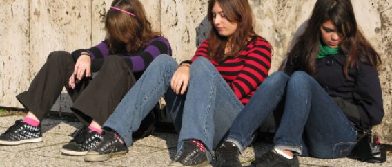 Απαγορεύονται αυστηρώς τα μπουφάν κατά τη διάρκεια της εφηβείας