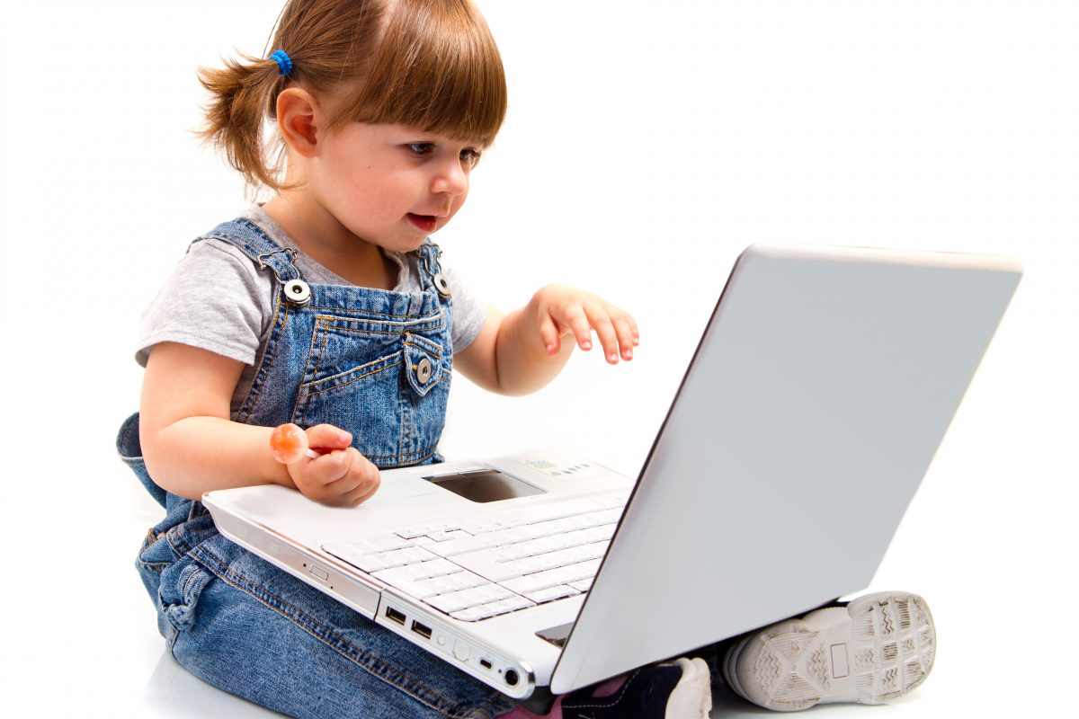 «Η χρήση του ηλεκτρονικού υπολογιστή ως εναλλακτικού μέσου επικοινωνίας παιδιού με κινητική αναπηρία και δυσκολίες στην εκφορά λόγου μέσα στην τάξη.»