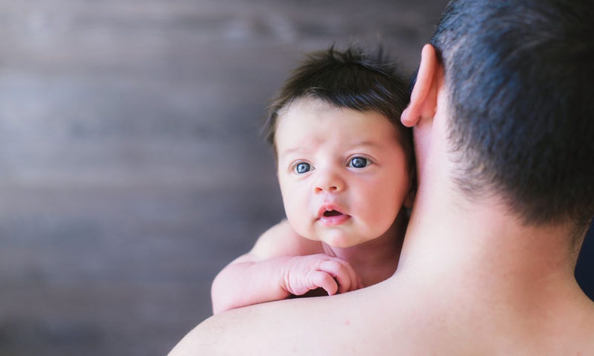 Ηλικία τεκνοποίησης ανδρών: Οι πιθανοί κίνδυνοι για το έμβρυο και τη μητέρα