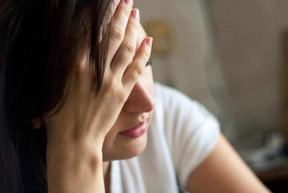 Όσο περισσότερο δουλεύει μια γυναίκα τόσο αυξάνεται ο κίνδυνος κατάθλιψης