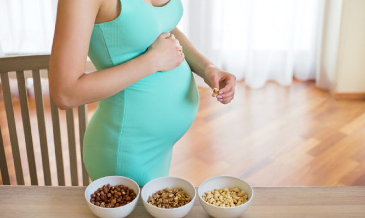 Η κατανάλωση πολλών ξηρών καρπών κατά τη διάρκεια της εγκυμοσύνης έχει μακροπρόθεσμα οφέλη στη νευροανάπτυξη των παιδιών