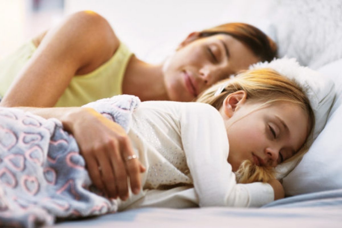 Πώς ο μεσημεριανός ύπνος βοηθάει τα παιδιά