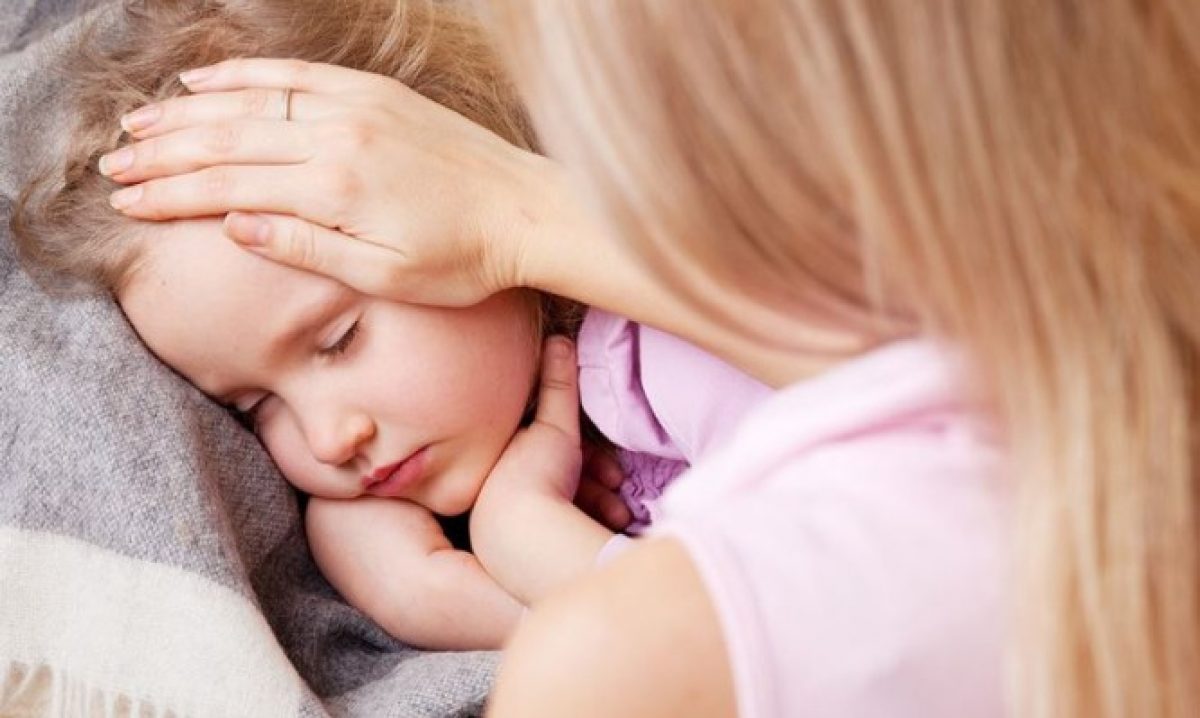 Παιδικές ασθένειες του καλοκαιριού – Τι πρέπει να ξέρουν οι γονείς