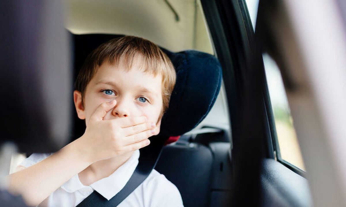 Παιδί μόνο στο αυτοκίνητο: Οι κίνδυνοι ανάλογα με τον χρόνο παραμονής