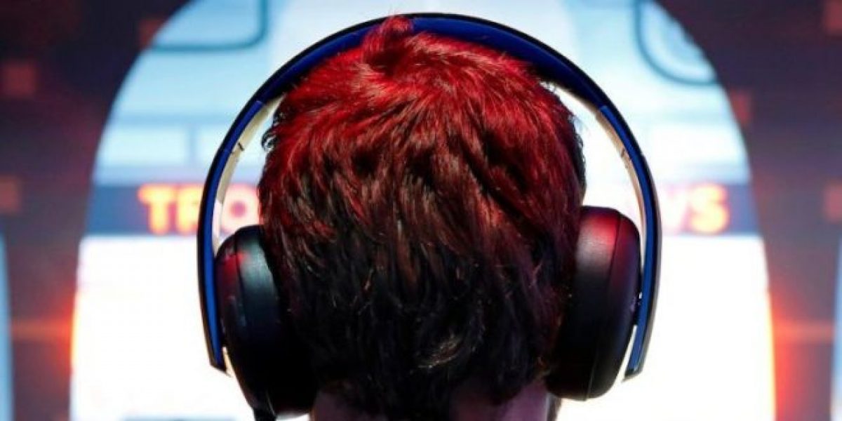 Δεκαεπτάχρονος εθισμένος στα βιντεοπαιχνίδια έπεσε νεκρός μπροστά από τον υπολογιστή του