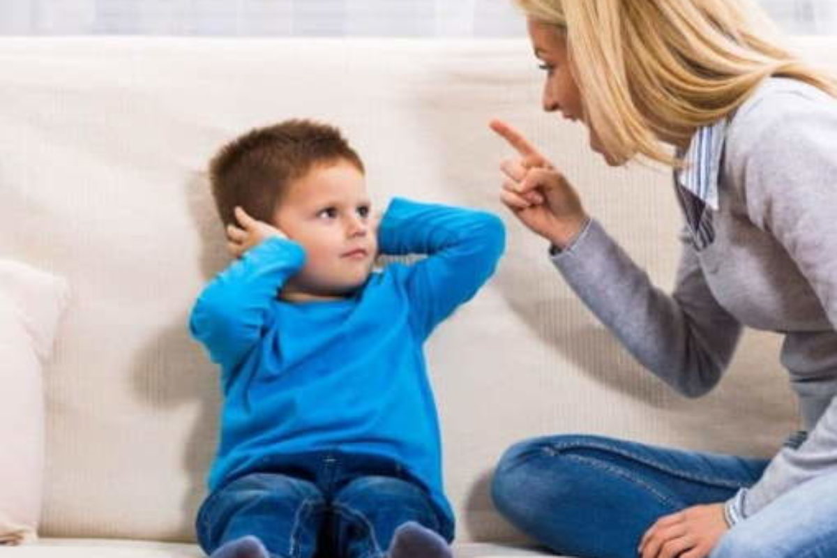 4 τρόποι που οι γονείς συνθλίβουν την αυτοεκτίμηση των παιδιών