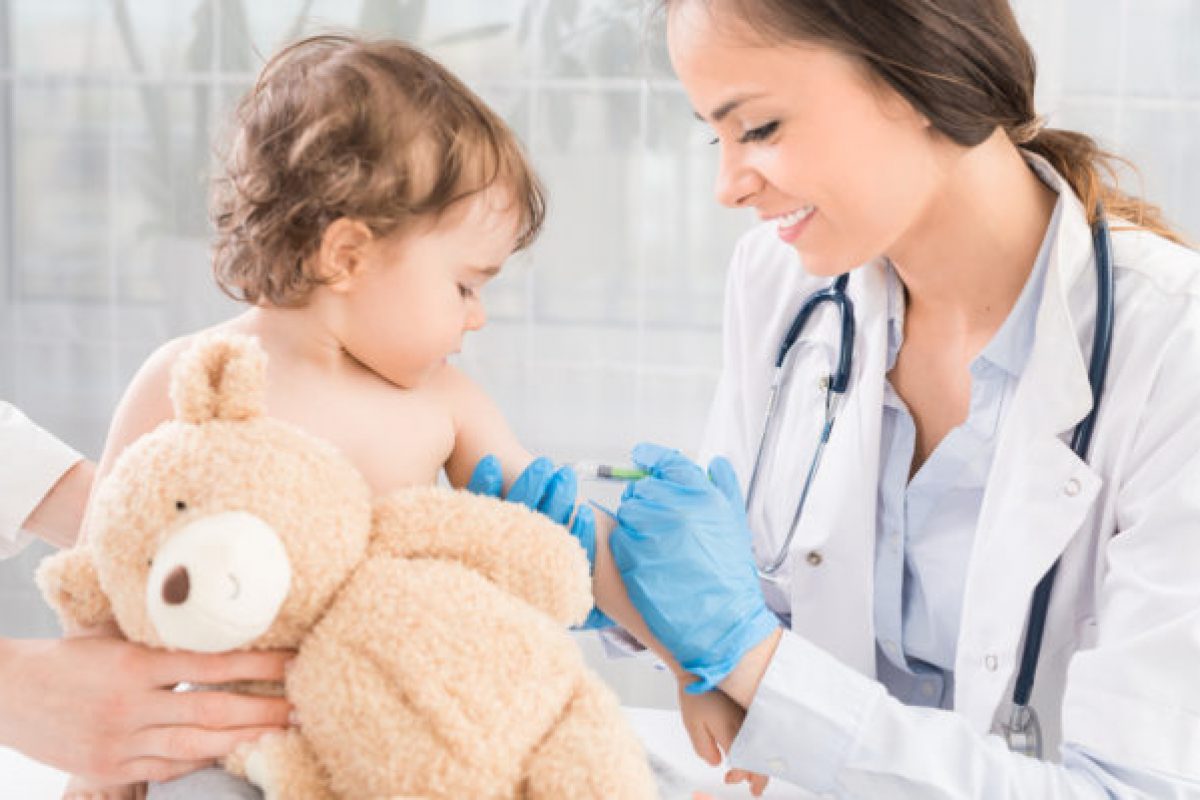 Ο κορωνοϊός απειλεί τους εμβολιασμούς των παιδιών, προειδοποιεί ο Παγκόσμιος Οργανισμός Υγείας