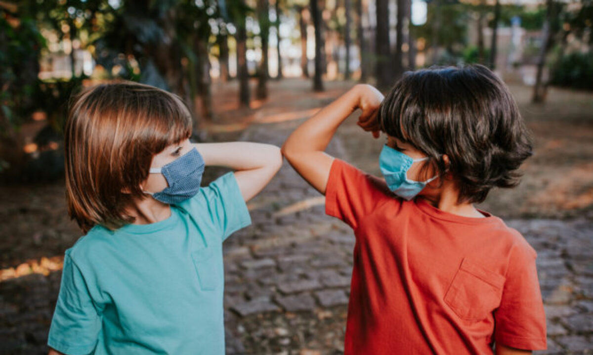 Κορωνοϊός: Οι οδηγίες του Π.Ο.Υ. για την μάσκα στα παιδιά
