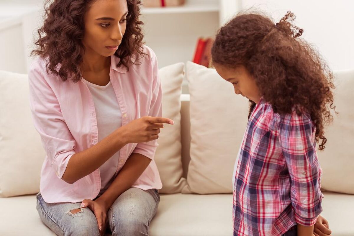 10 φράσεις που δεν θα έπρεπε οι γονείς να απευθύνουν στα παιδιά τους