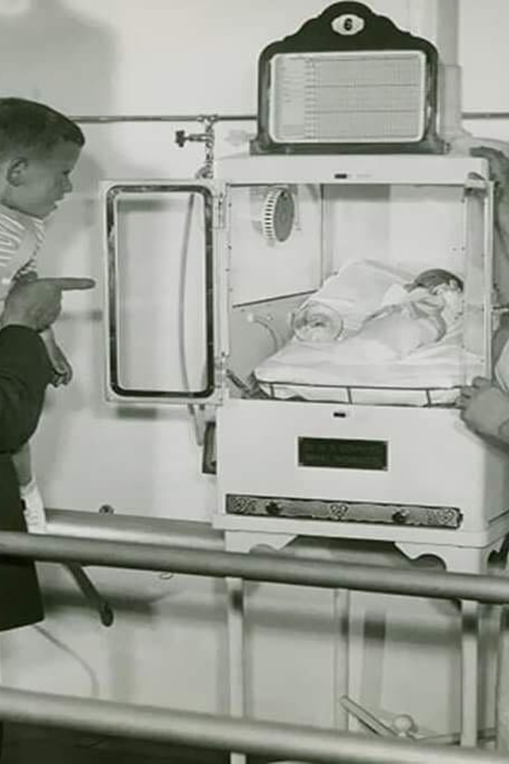 Ήταν 7 Σεπτεμβρίου του 1888 όταν η Ίντιθ Ελέονορ ΜακΛεν είναι το πρώτο μωρό που μπαίνει σε θερμοκοιτίδα
