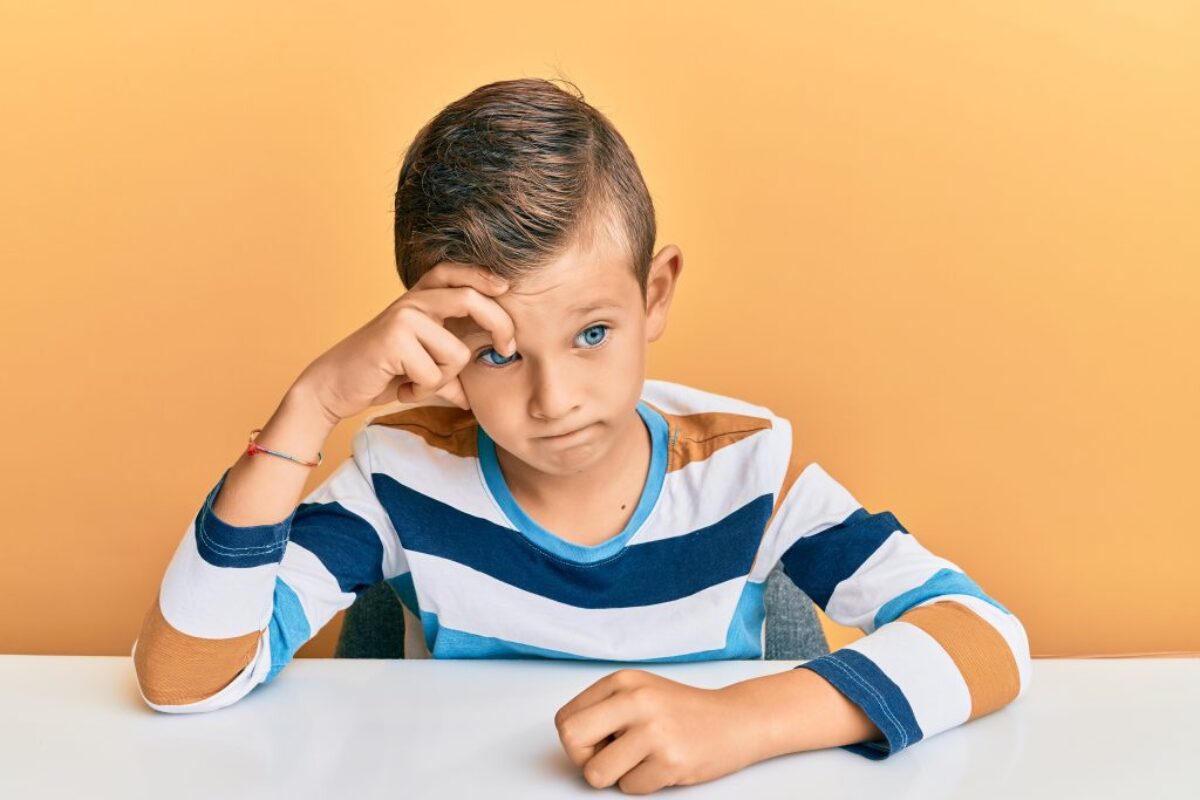 7 tips για να βοηθήσετε τα παιδιά σας να καταπολεμήσουν το άγχος που προκαλούν τα social media