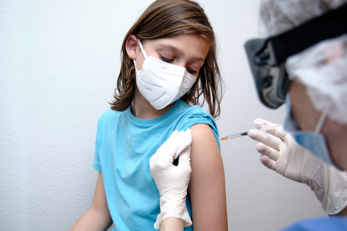 Τη χορήγηση του εμβολίου της Pfizer σε παιδιά 5 – 11 ετών συστήνει η συμβουλευτική επιτροπή του ΠΟΥ