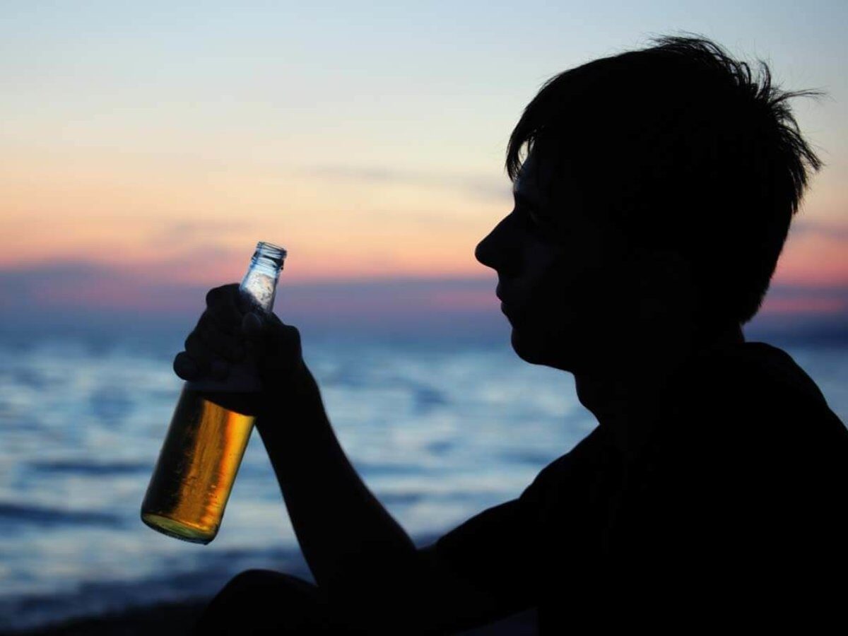 Αλκοόλ και εφηβεία/Γιατί πίνουν οι νέοι; ( audio )